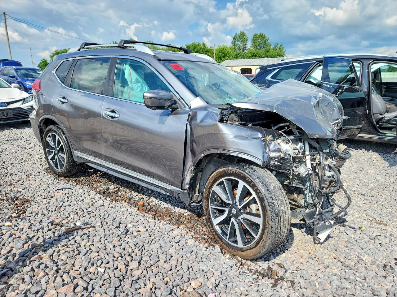 2017 NISSAN ROGUE