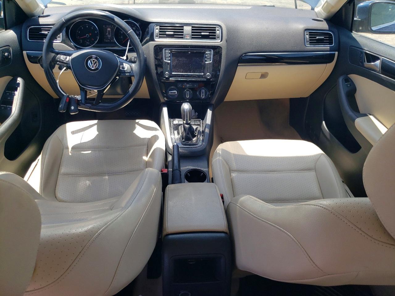 2016 VOLKSWAGEN JETTA