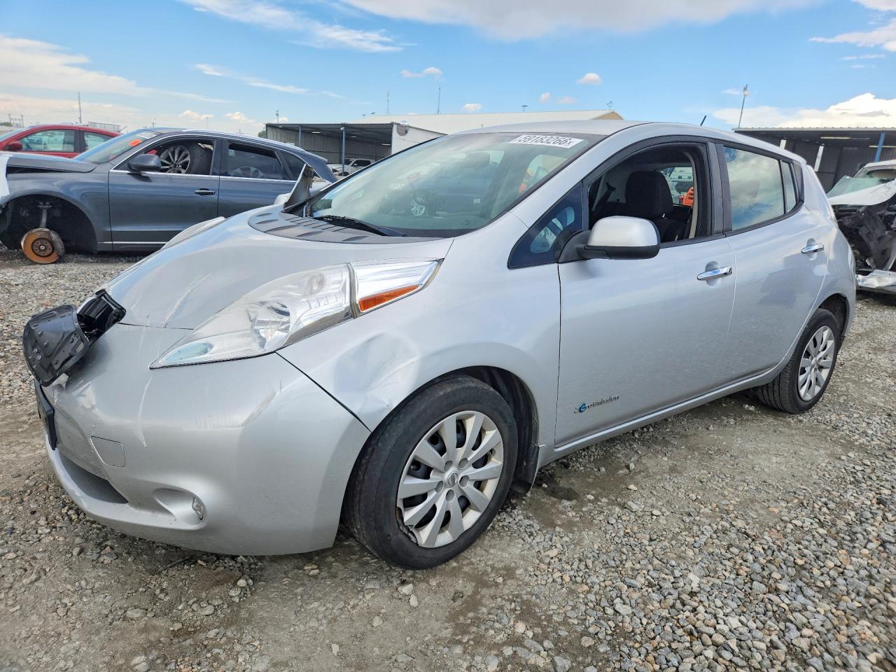 2015 NISSAN LEAF