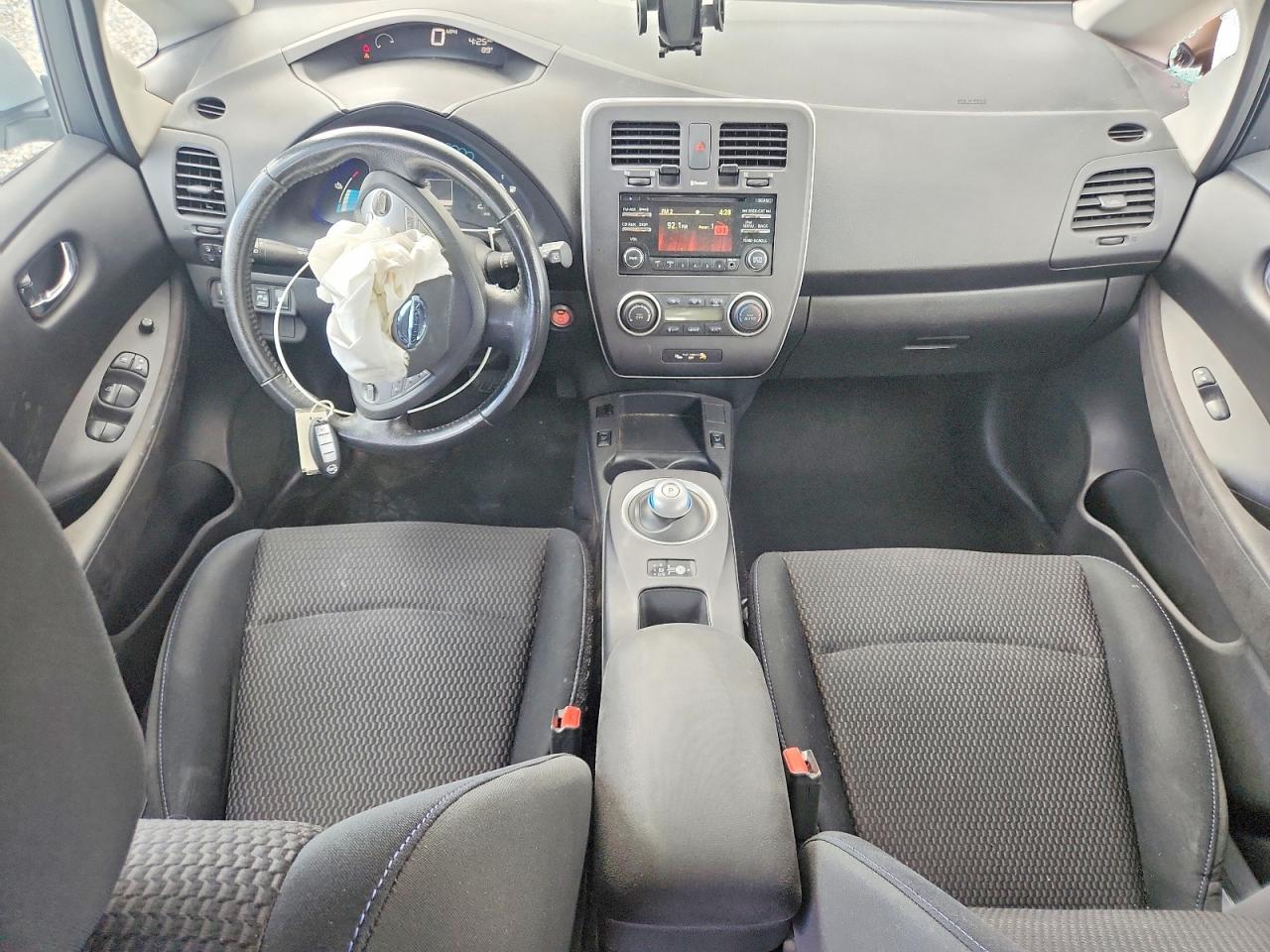 2015 NISSAN LEAF