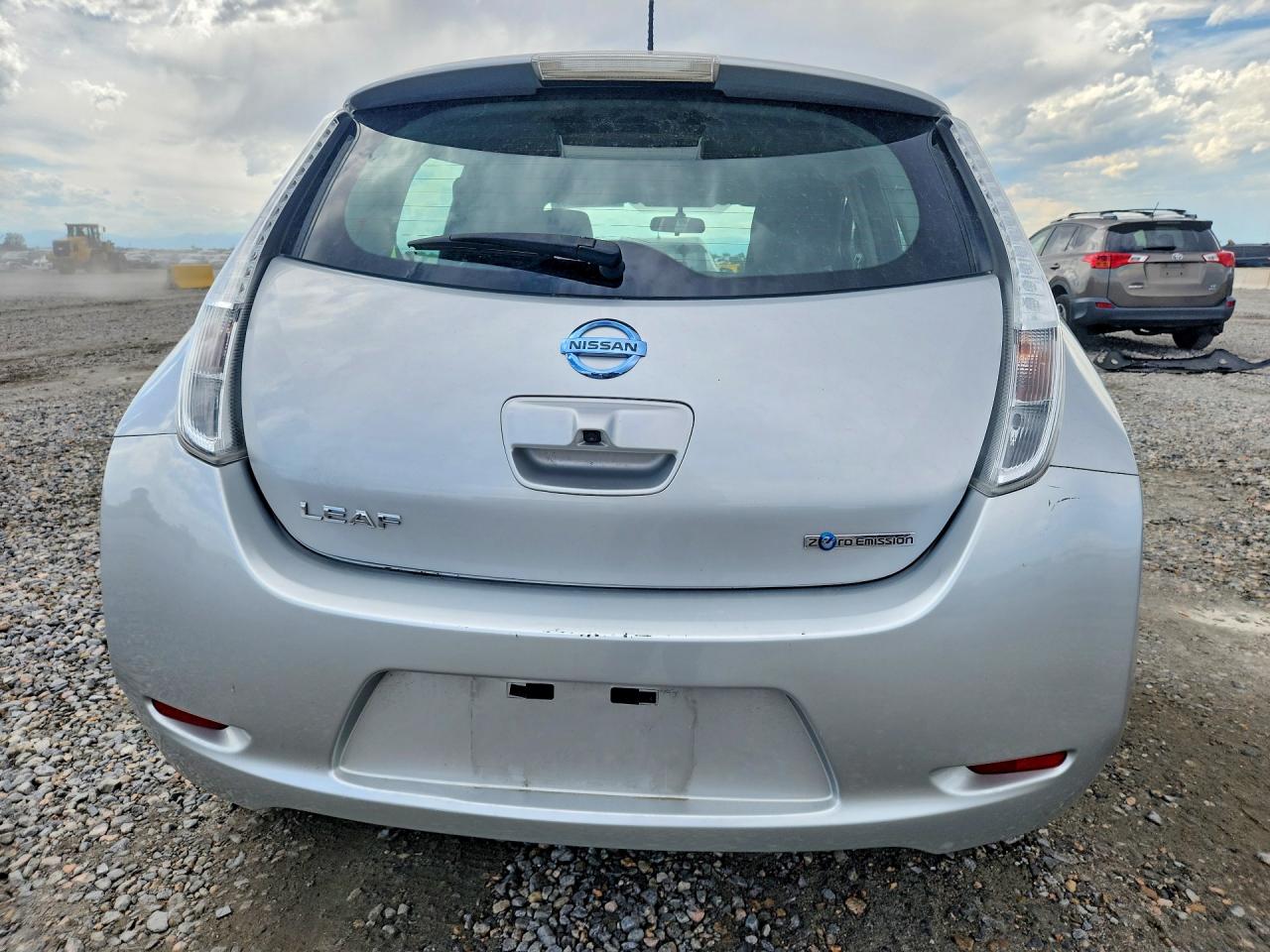 2015 NISSAN LEAF