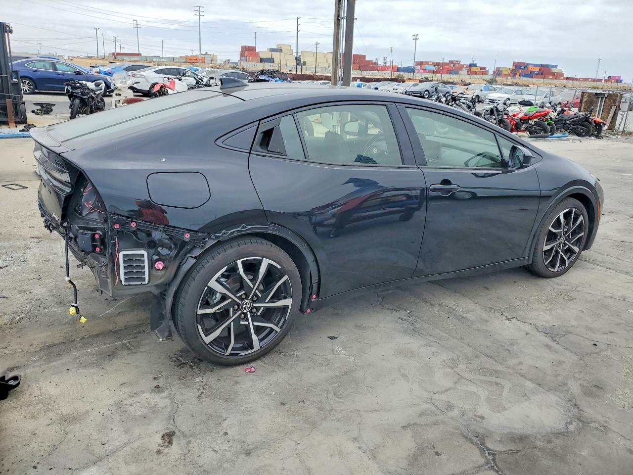 2025 TOYOTA PRIUS