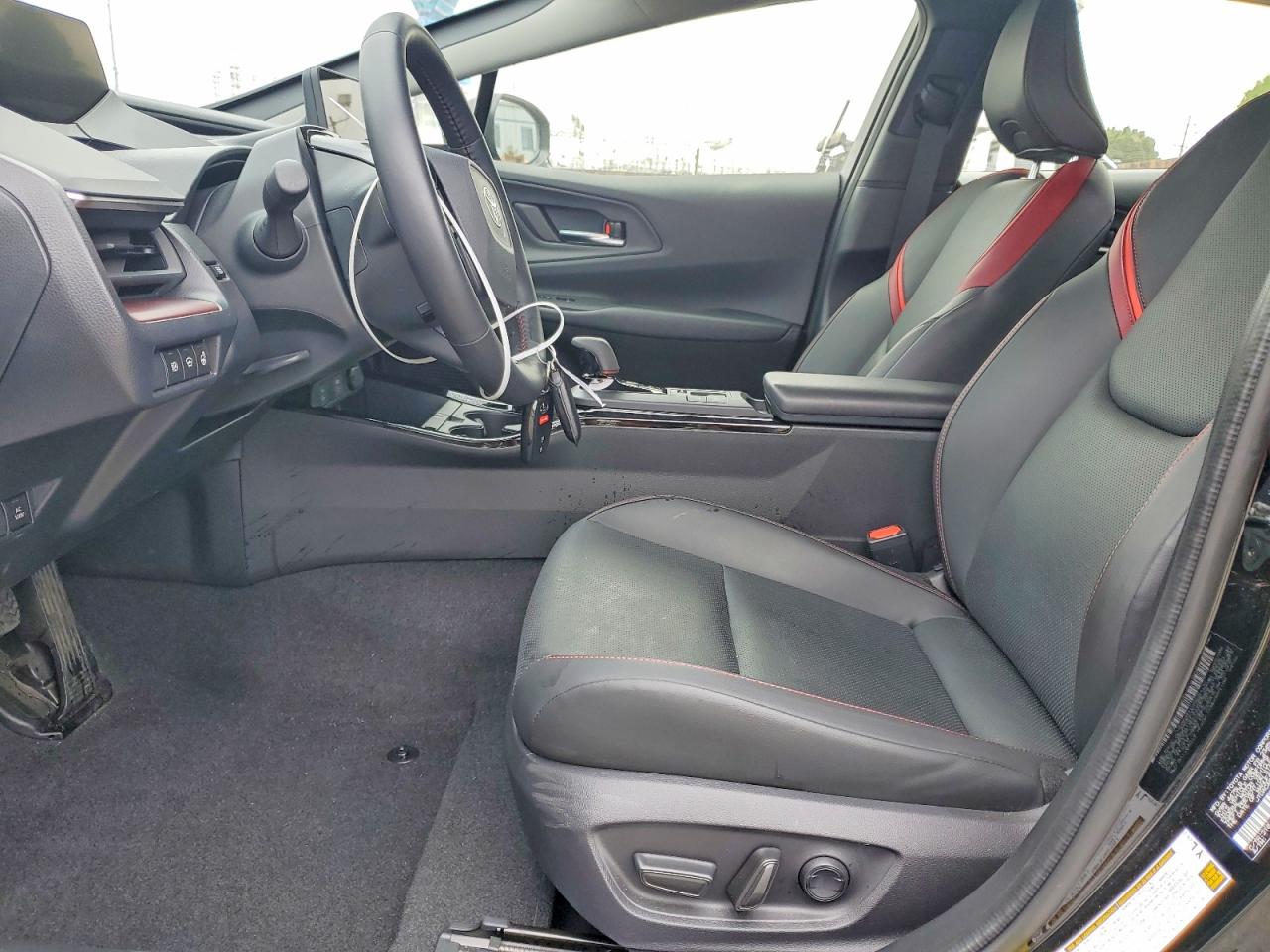 2025 TOYOTA PRIUS