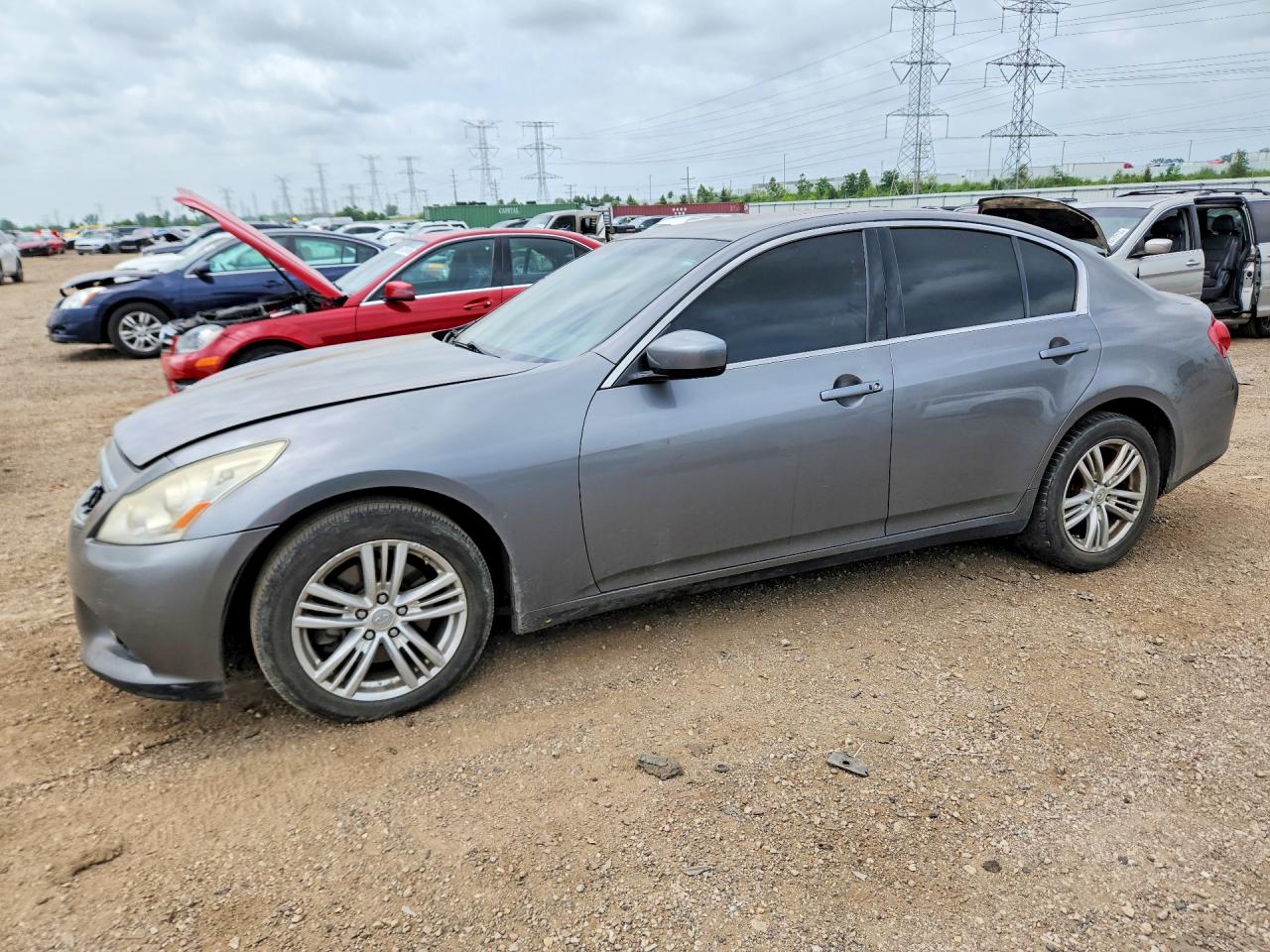 2013 INFINITI G37