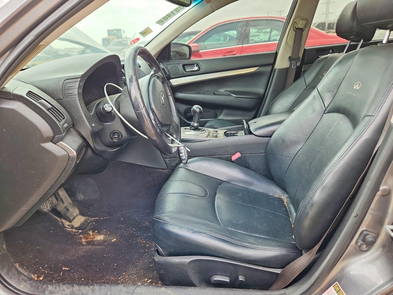2013 INFINITI G37