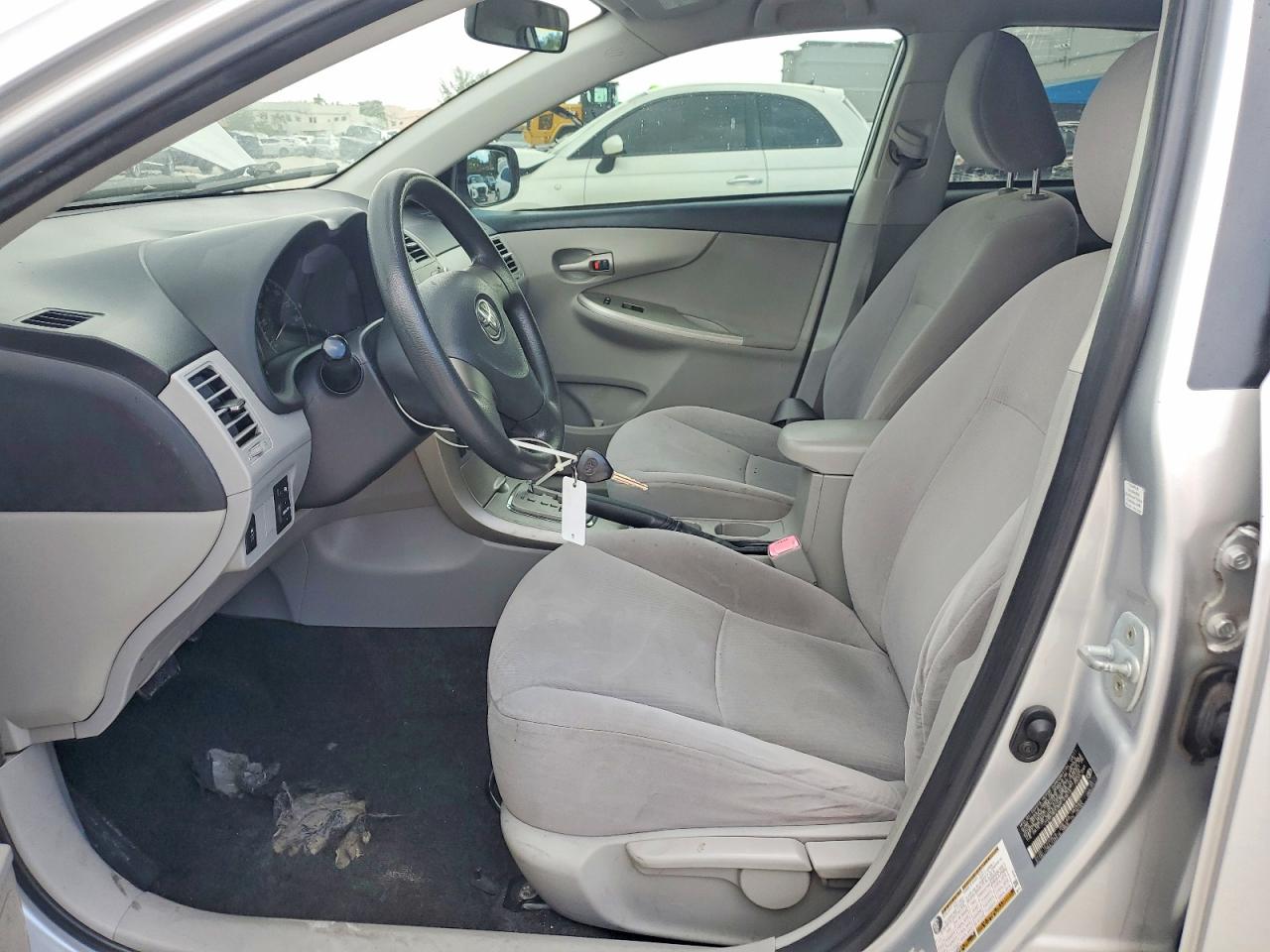 2011 TOYOTA COROLLA