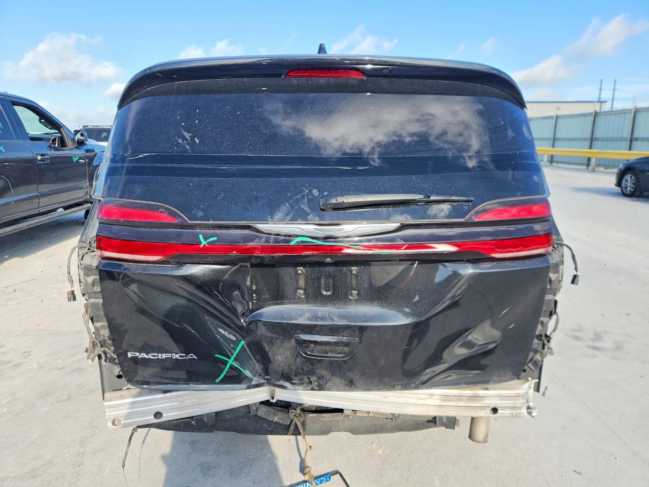 2022 CHRYSLER PACIFICA