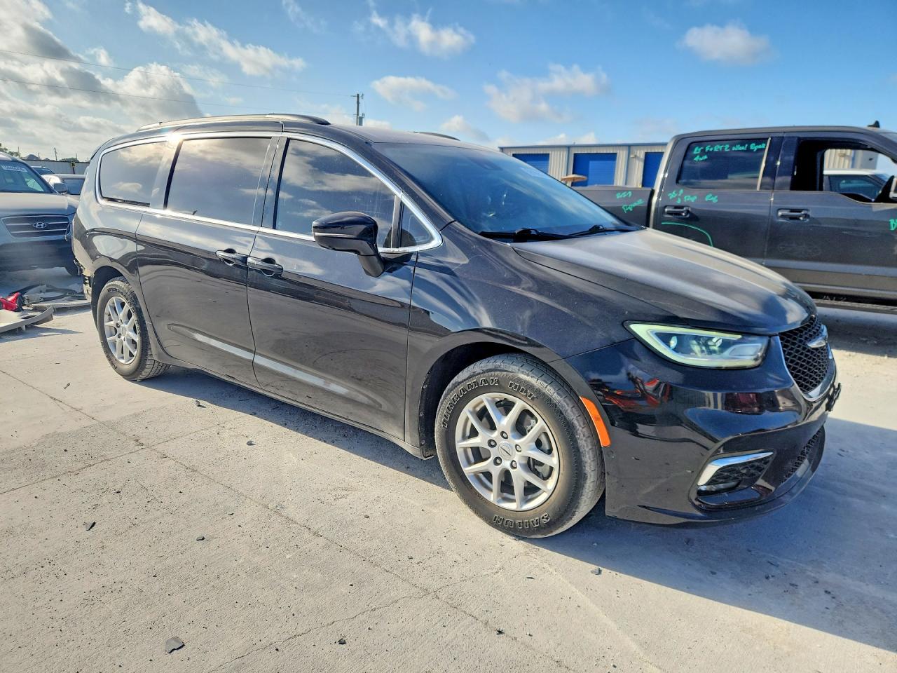 2022 CHRYSLER PACIFICA