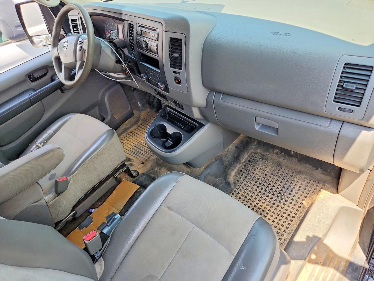 2015 NISSAN NV