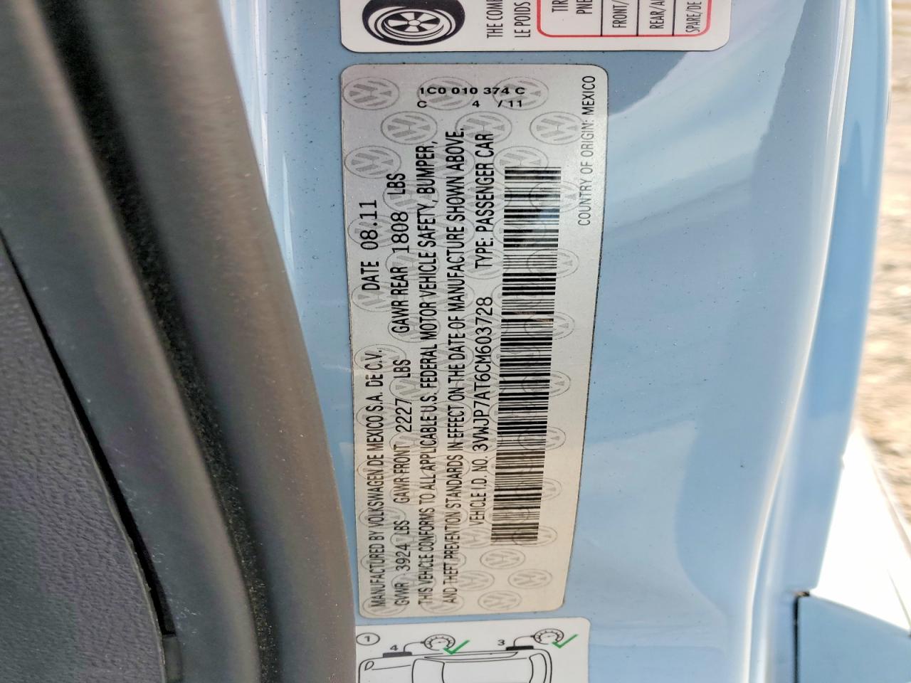 2012 VOLKSWAGEN BEETLE
