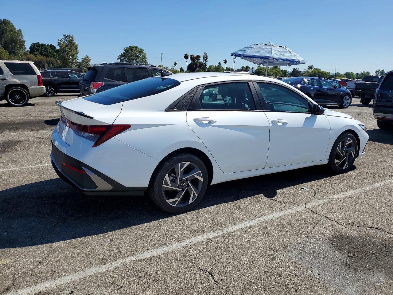 2025 HYUNDAI ELANTRA