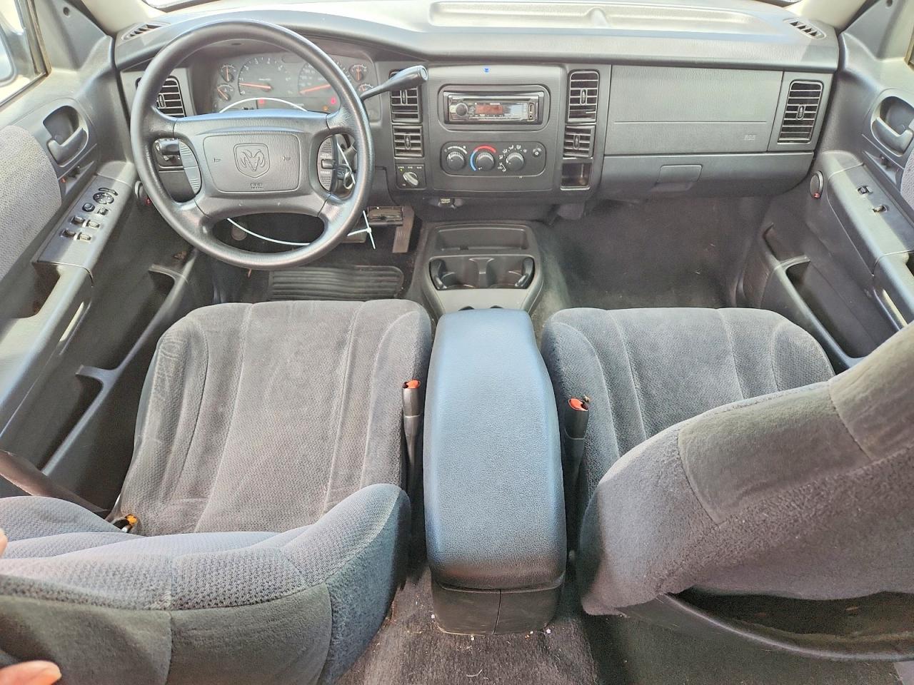 2004 DODGE DAKOTA