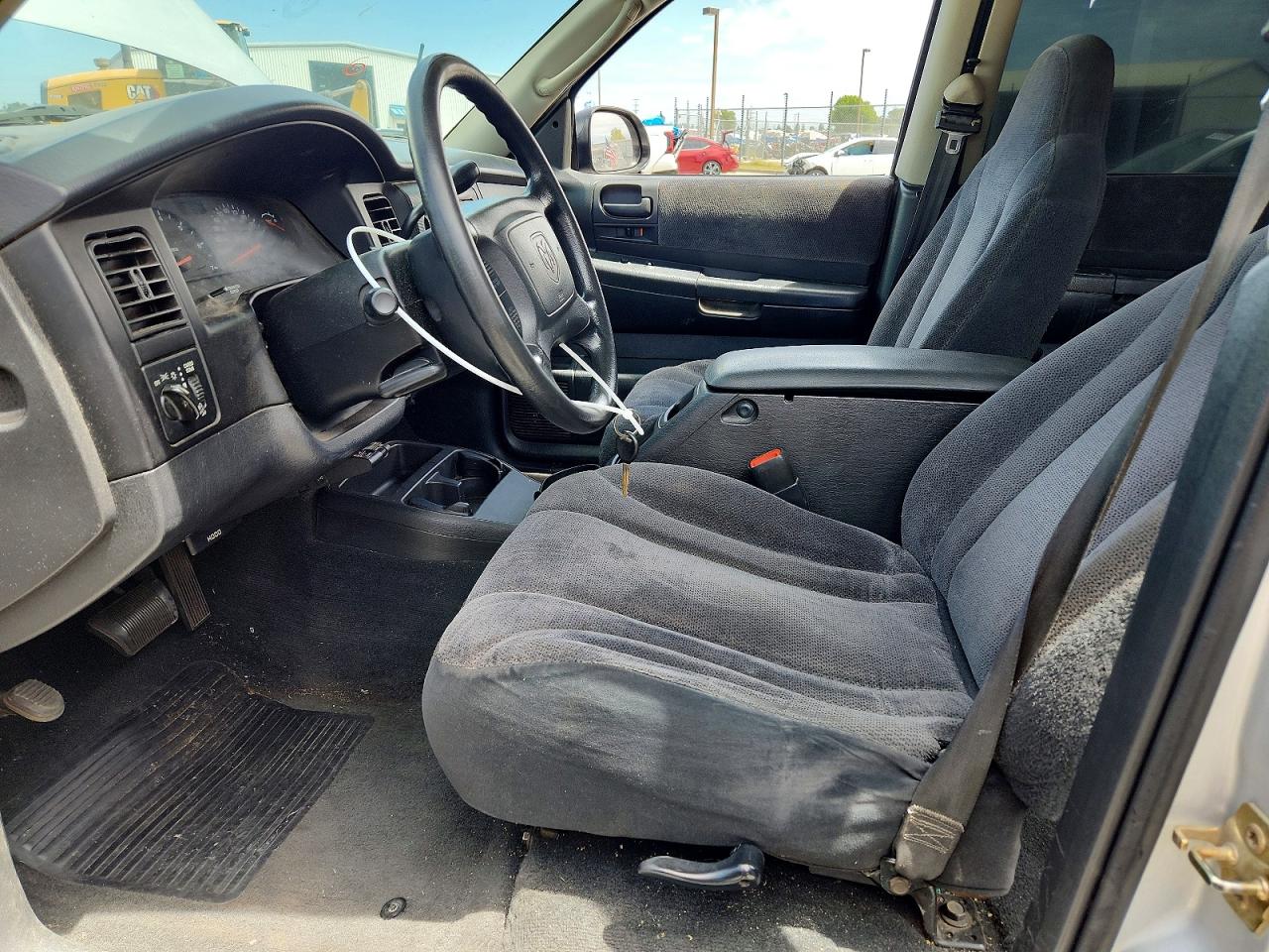 2004 DODGE DAKOTA