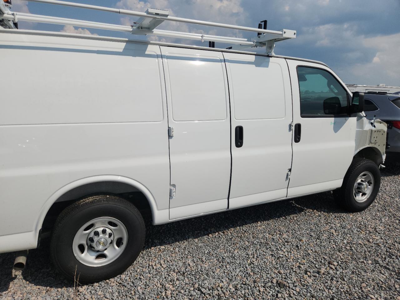 2025 CHEVROLET EXPRESS