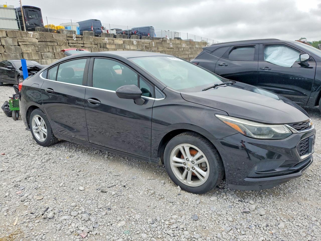 2016 CHEVROLET CRUZE