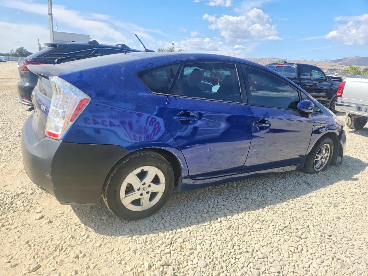 2011 TOYOTA PRIUS