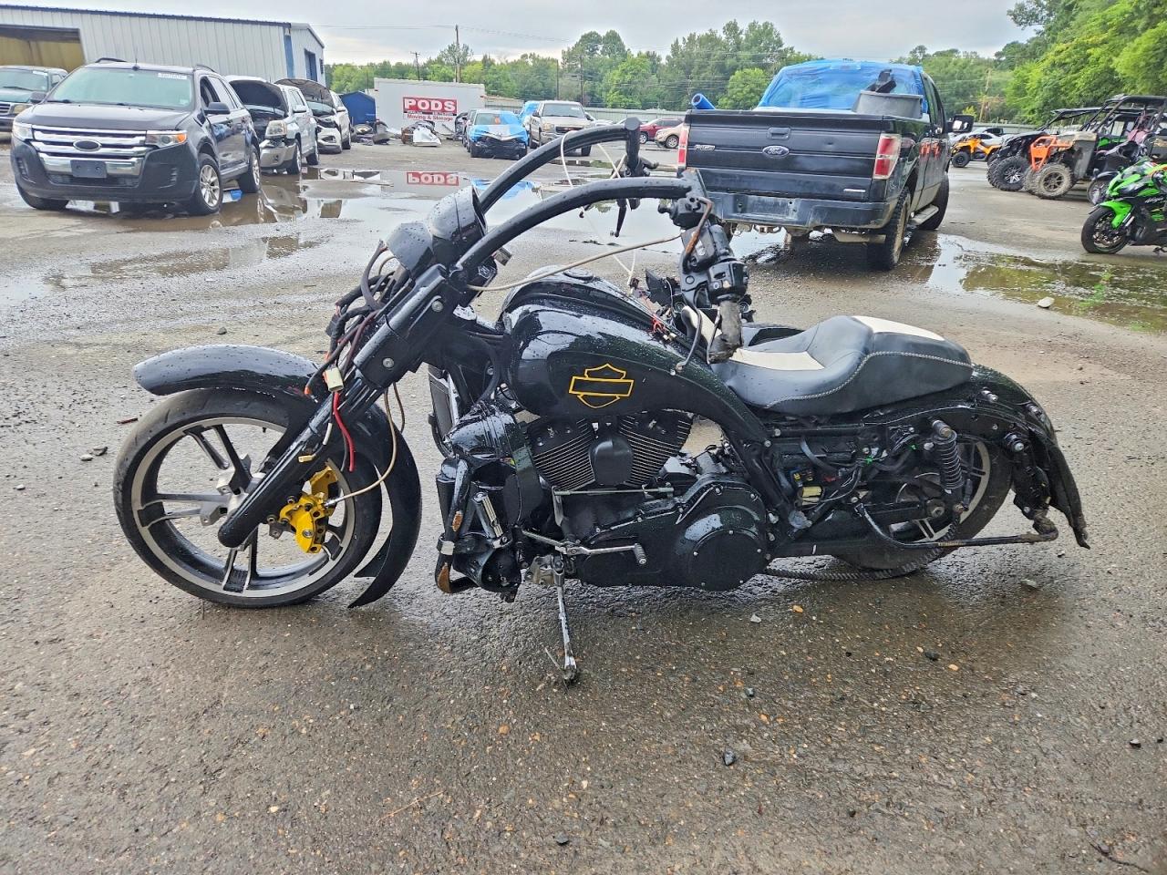 2016 HARLEY-DAVIDSON FL