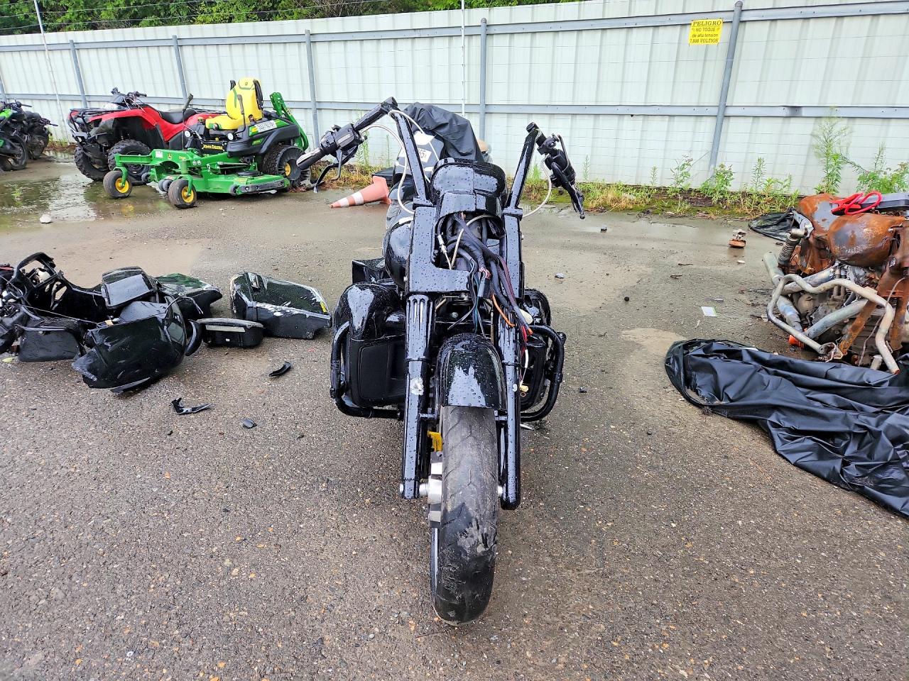 2016 HARLEY-DAVIDSON FL