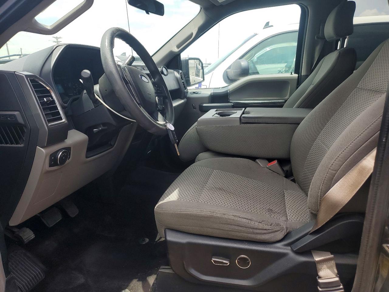 2016 FORD F150