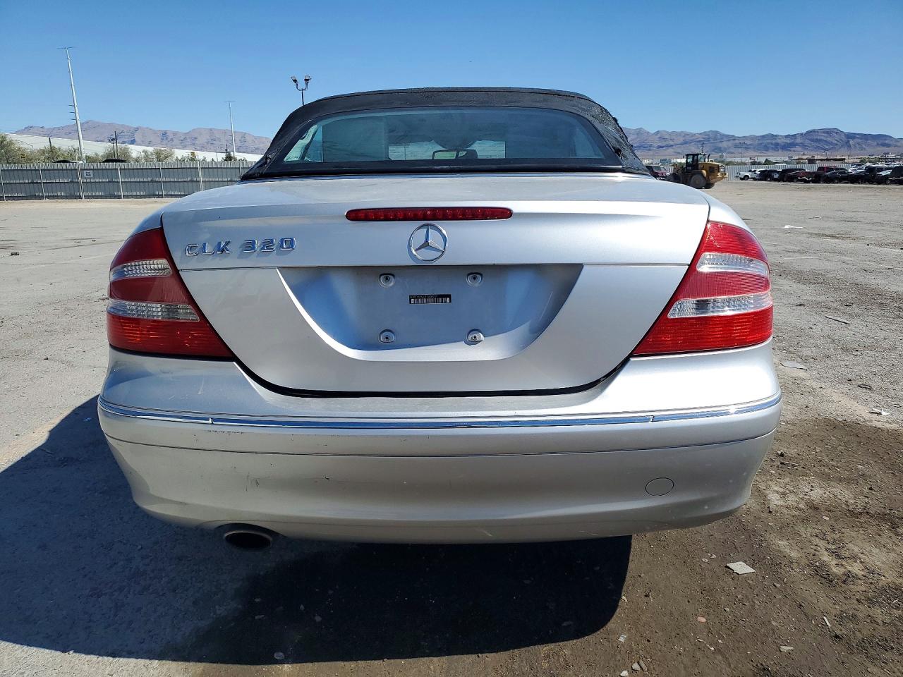 2004 MERCEDES-BENZ CLK-CLASS