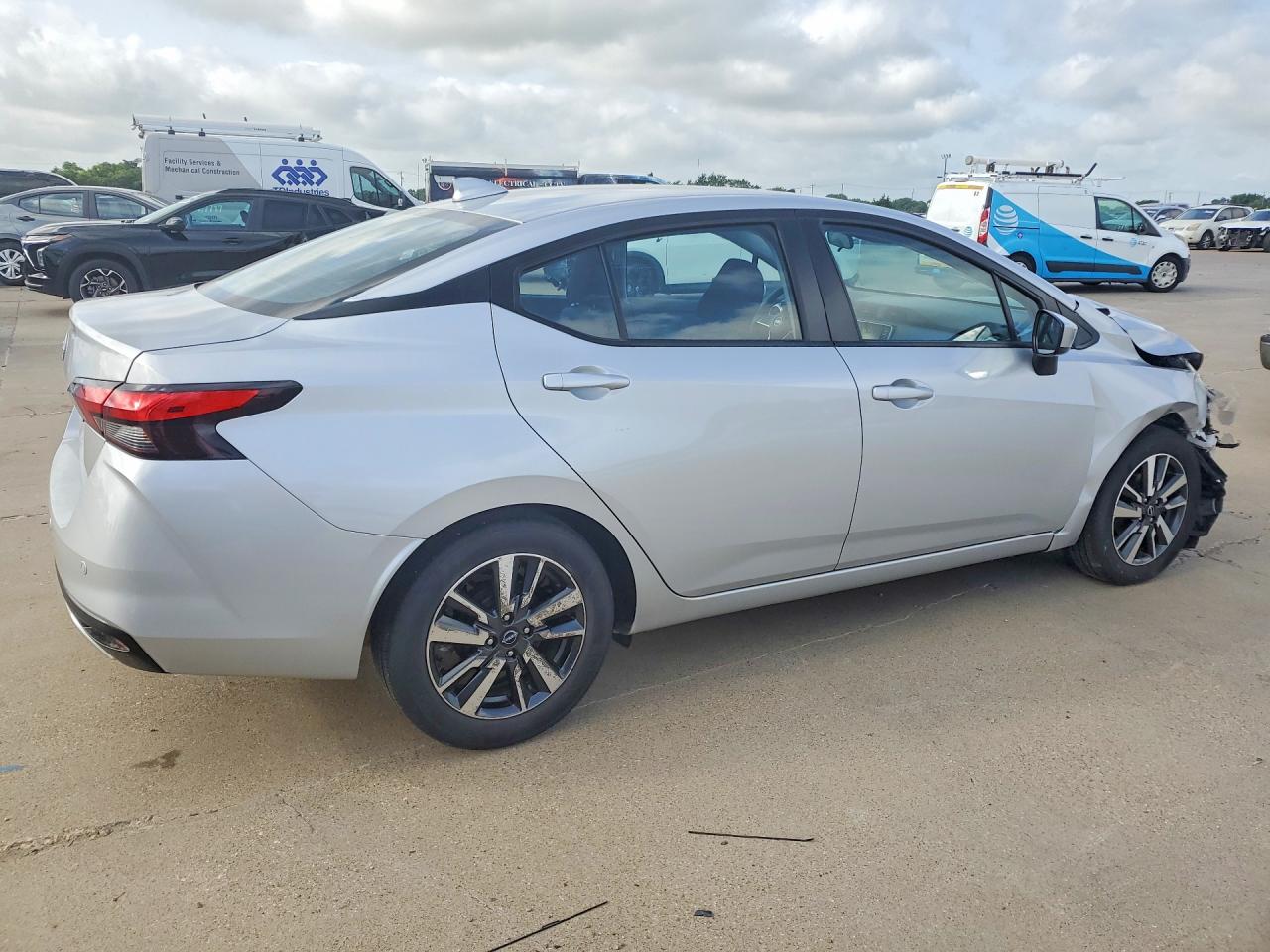 2025 NISSAN VERSA