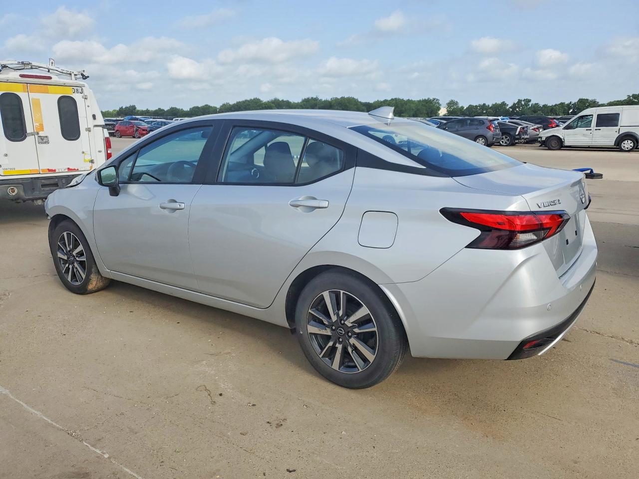 2025 NISSAN VERSA