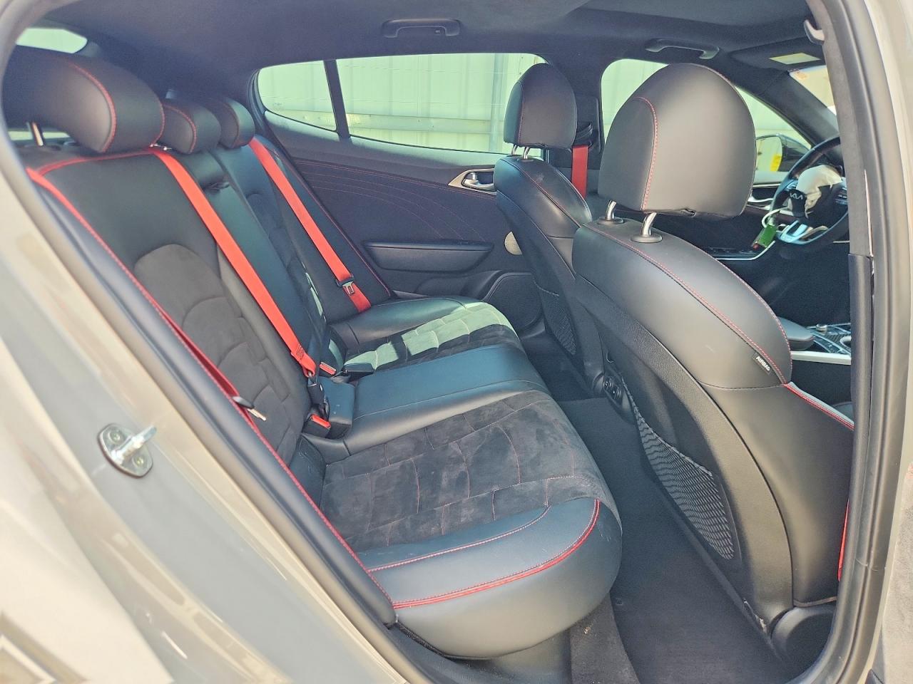 2023 KIA STINGER