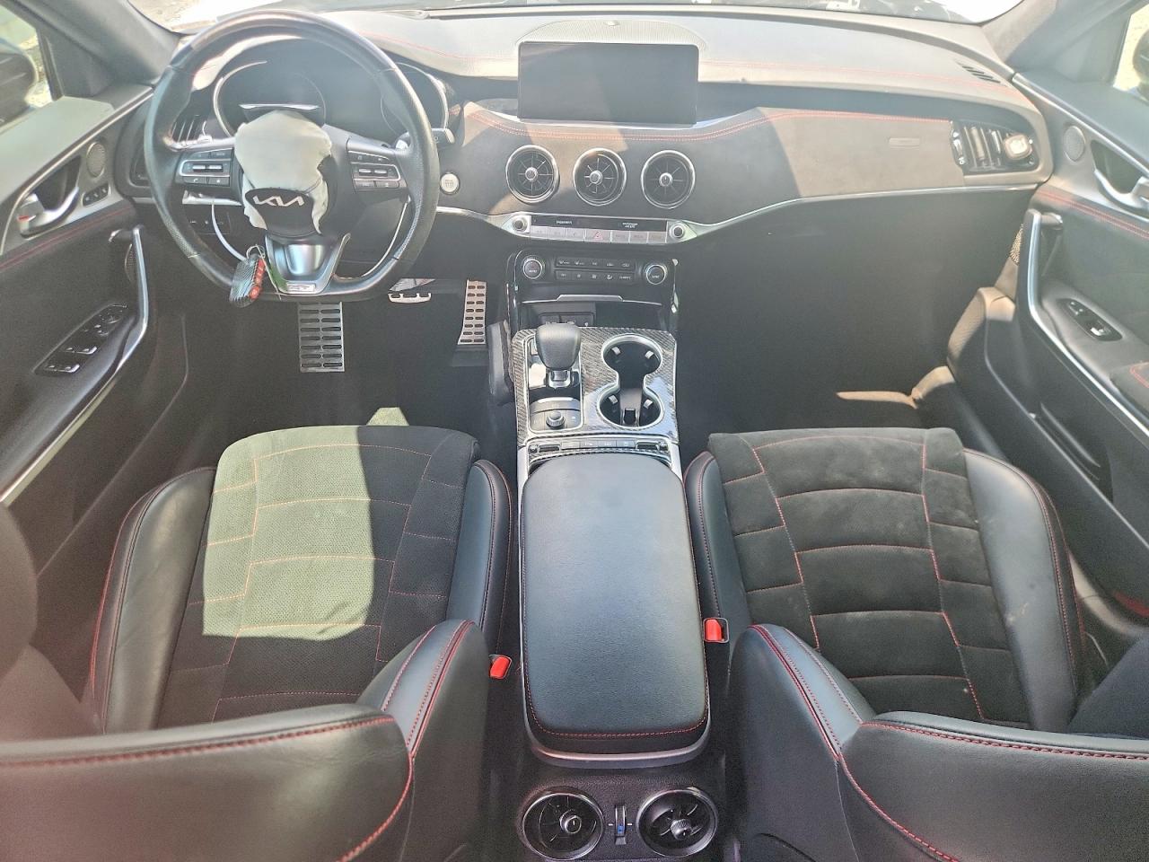 2023 KIA STINGER