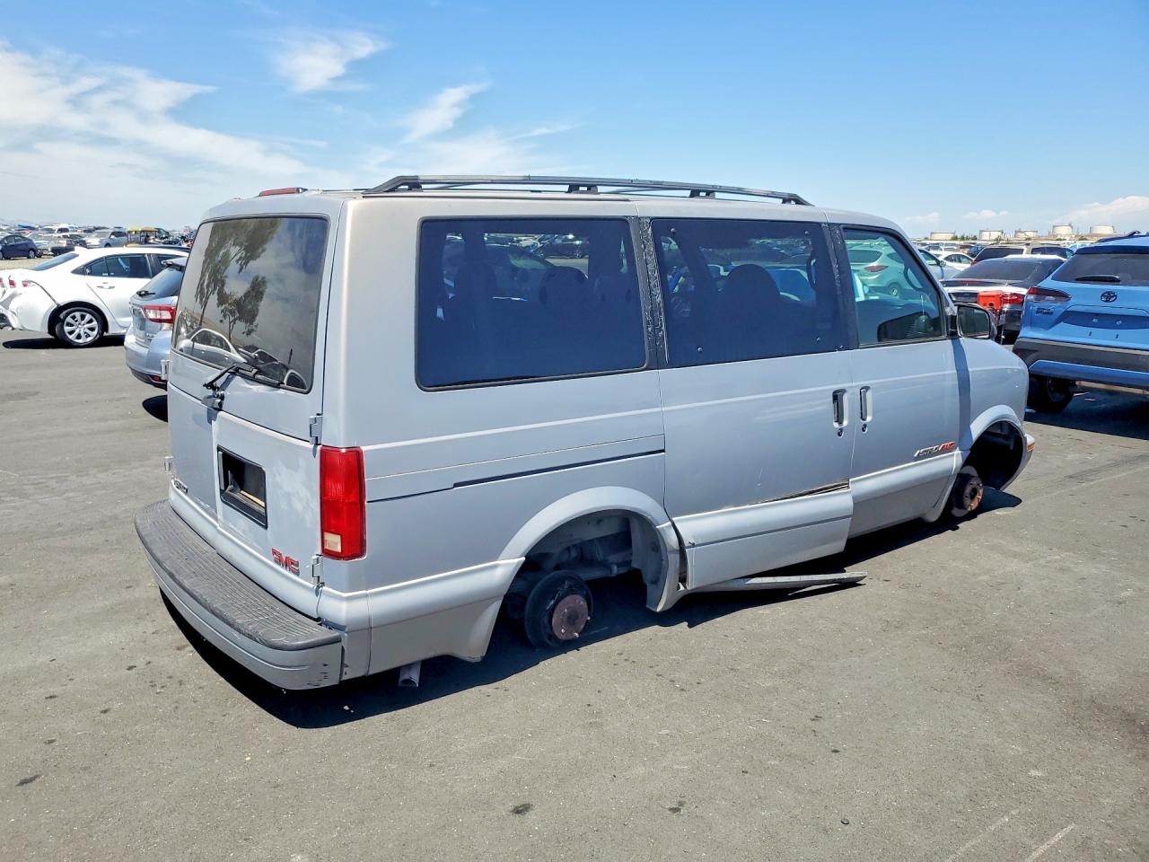 2000 CHEVROLET ASTRO