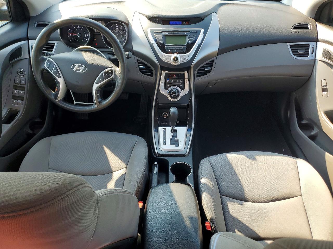 2012 HYUNDAI ELANTRA