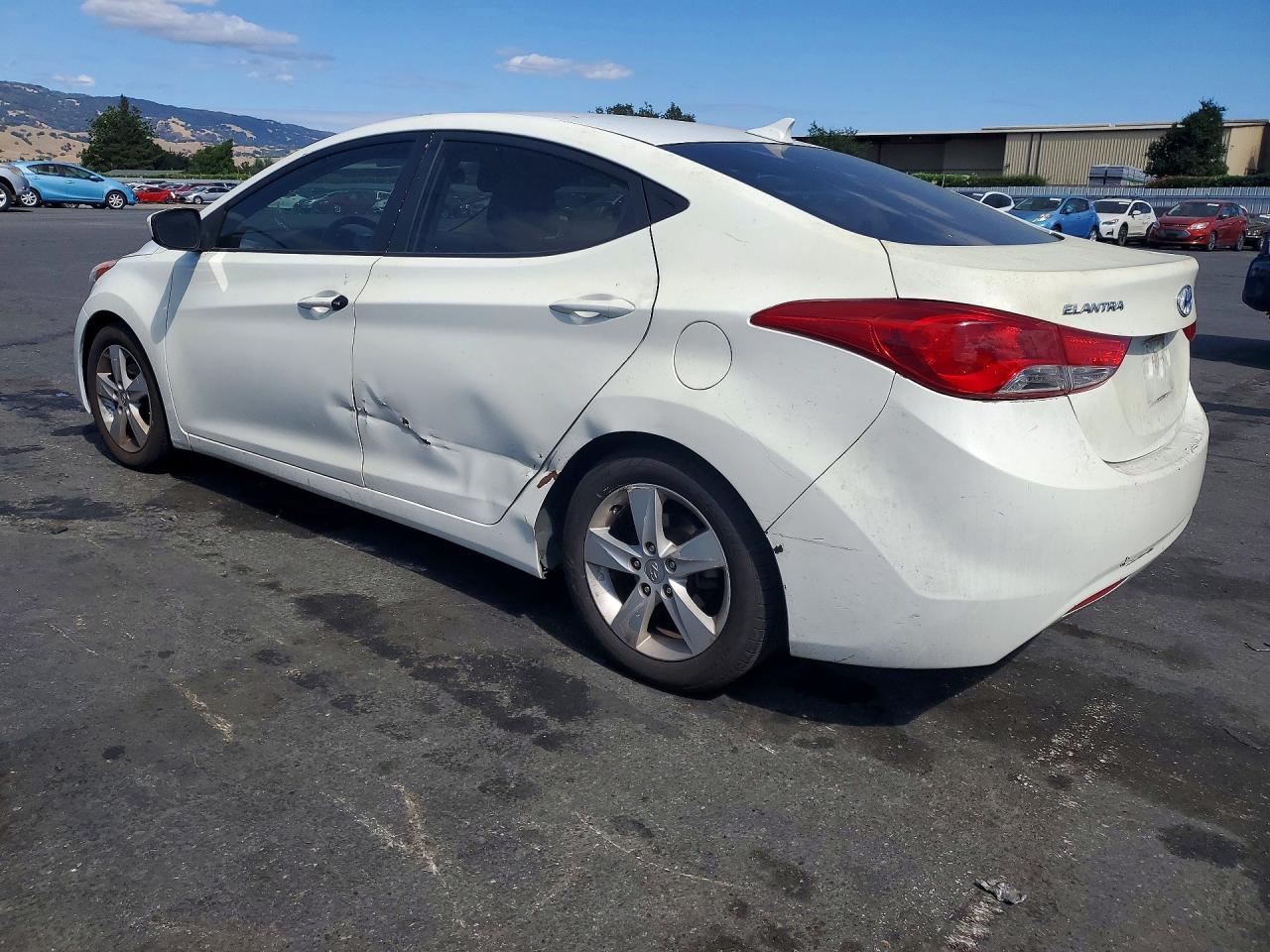 2013 HYUNDAI ELANTRA