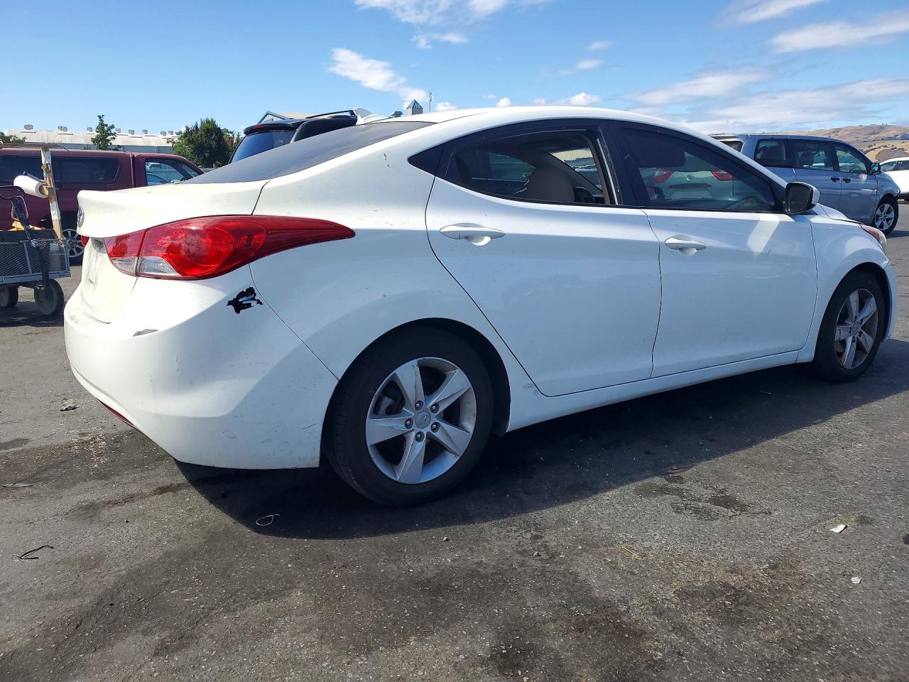2013 HYUNDAI ELANTRA
