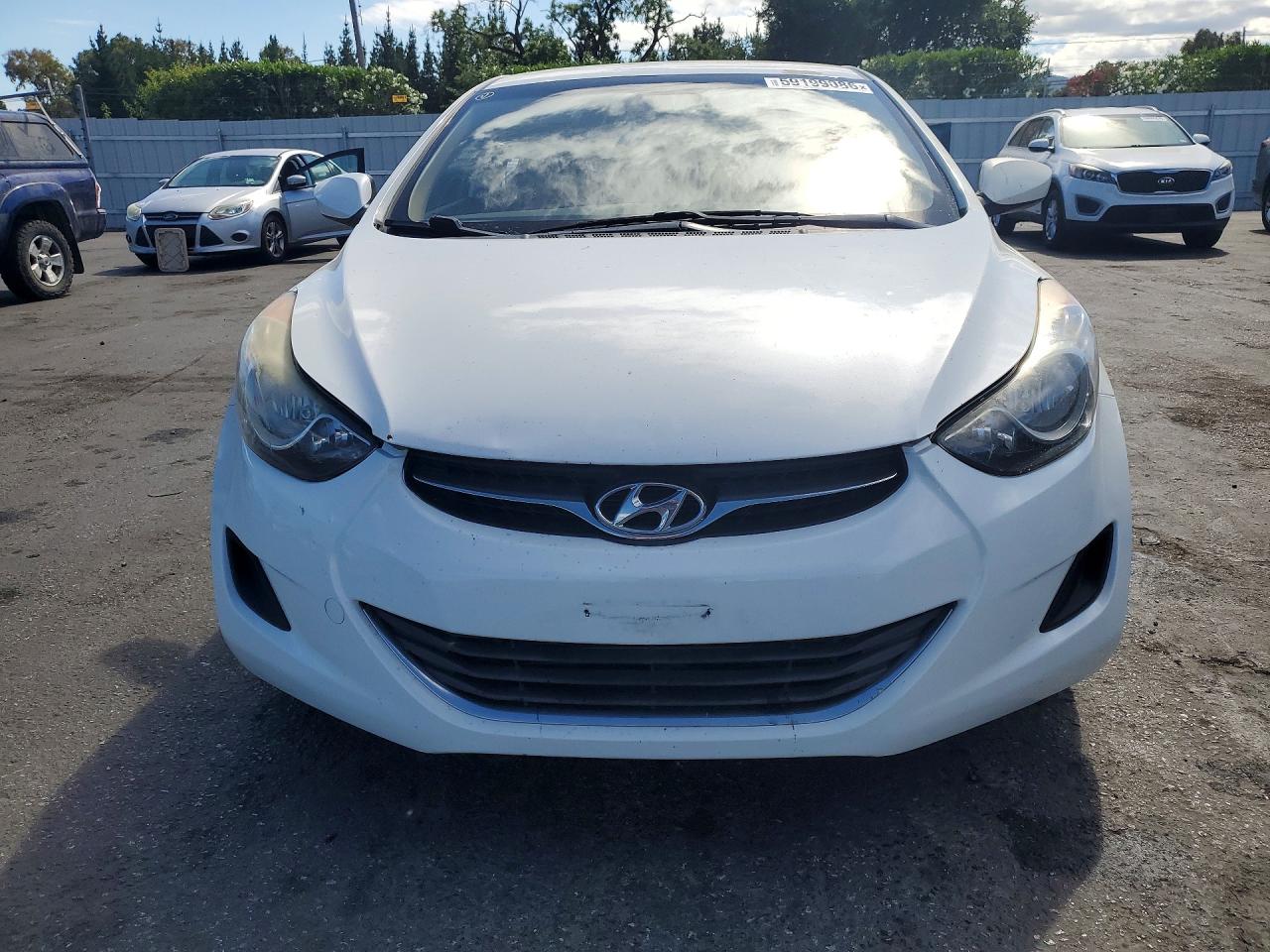 2013 HYUNDAI ELANTRA