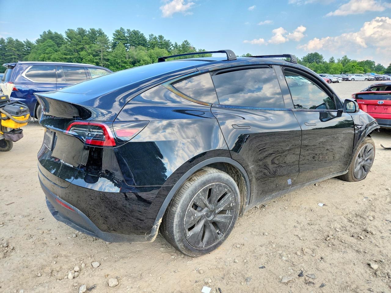 2024 TESLA MODEL Y