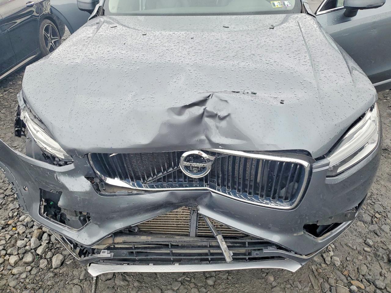 2018 VOLVO XC90