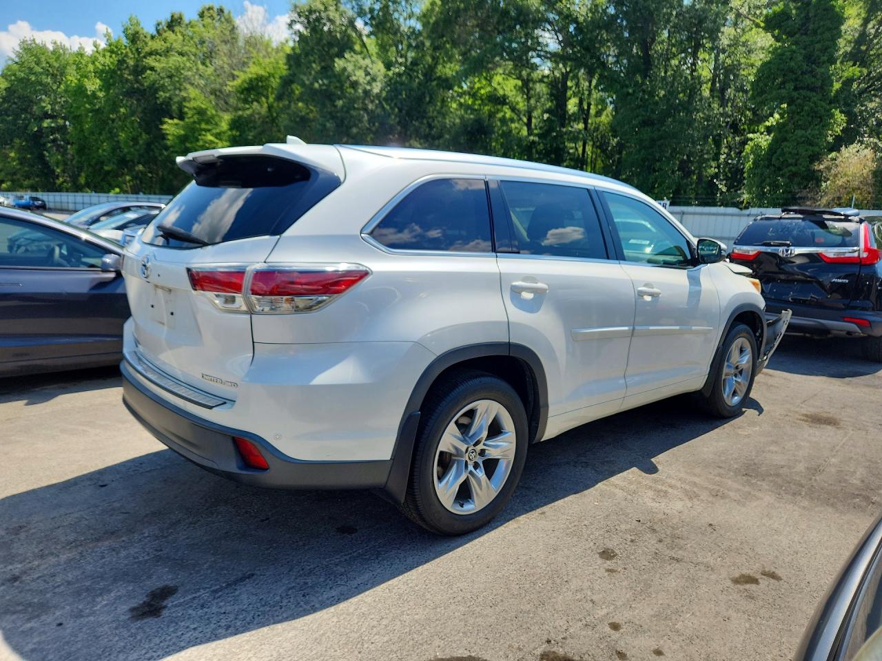 2016 TOYOTA HIGHLANDER