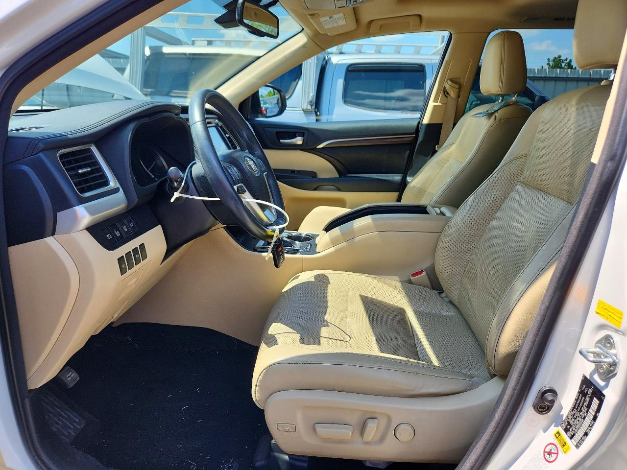2016 TOYOTA HIGHLANDER