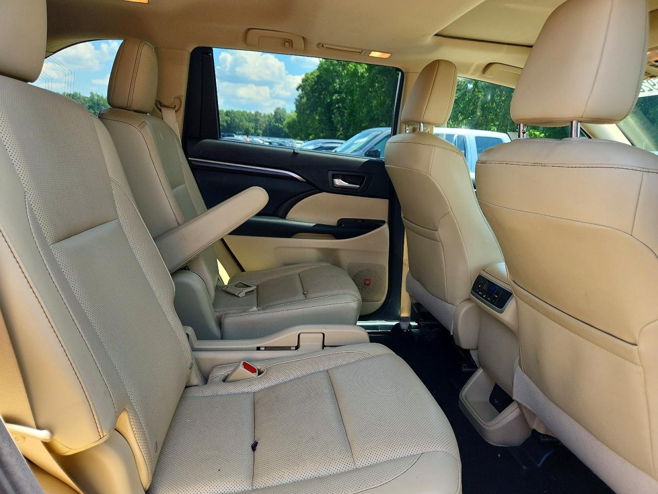 2016 TOYOTA HIGHLANDER
