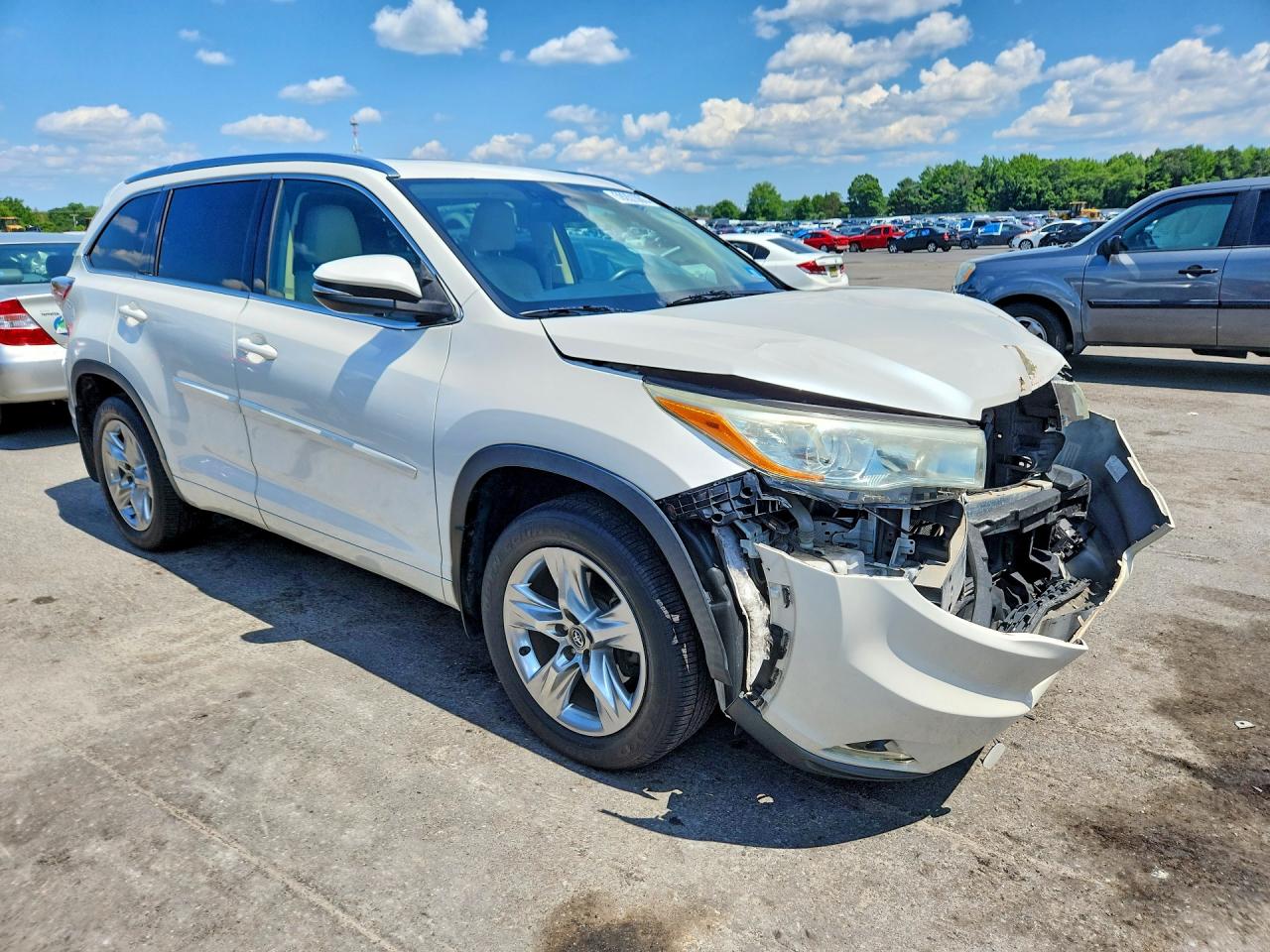 2016 TOYOTA HIGHLANDER