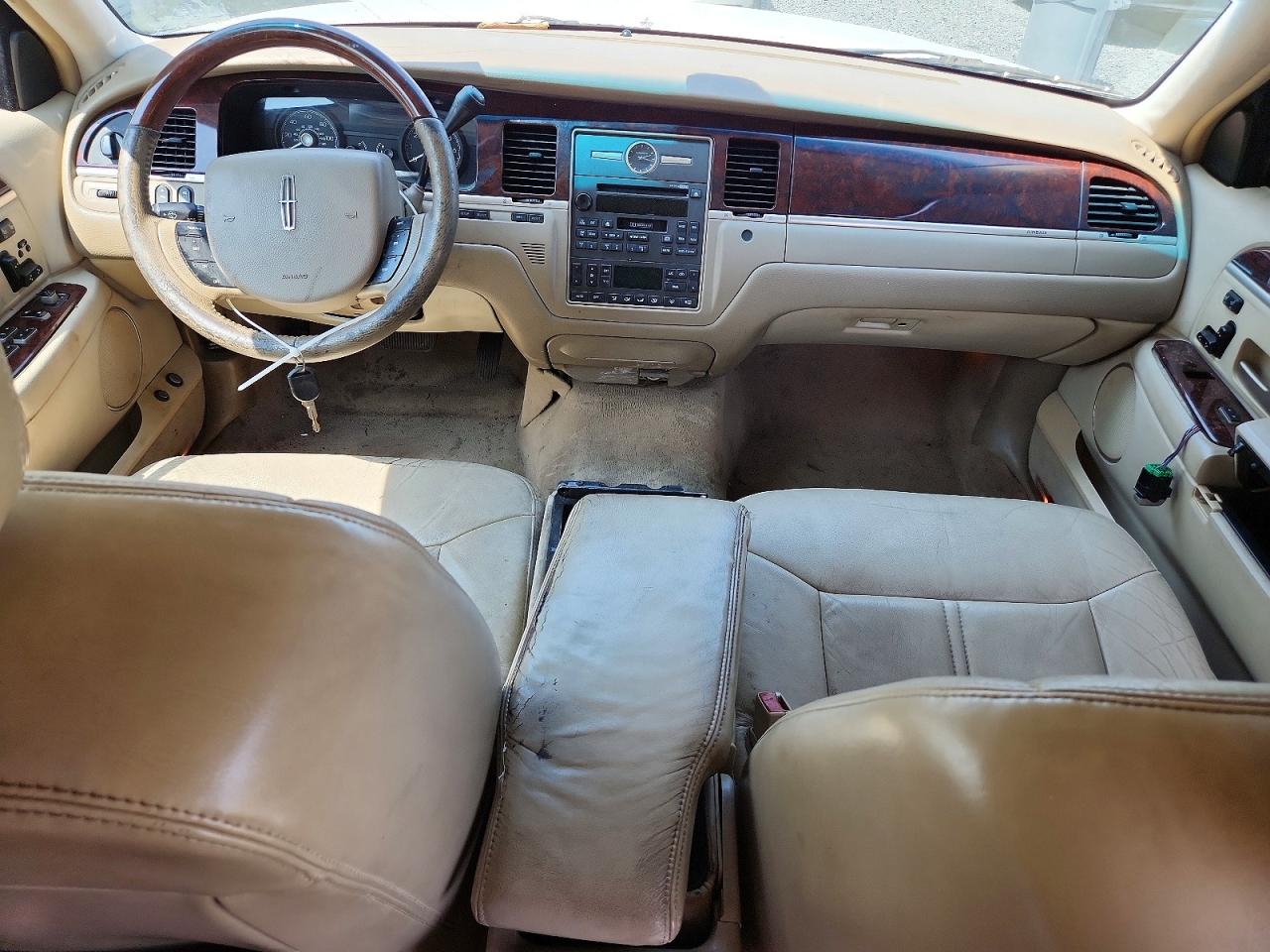 2006 LINCOLN TOWNCAR