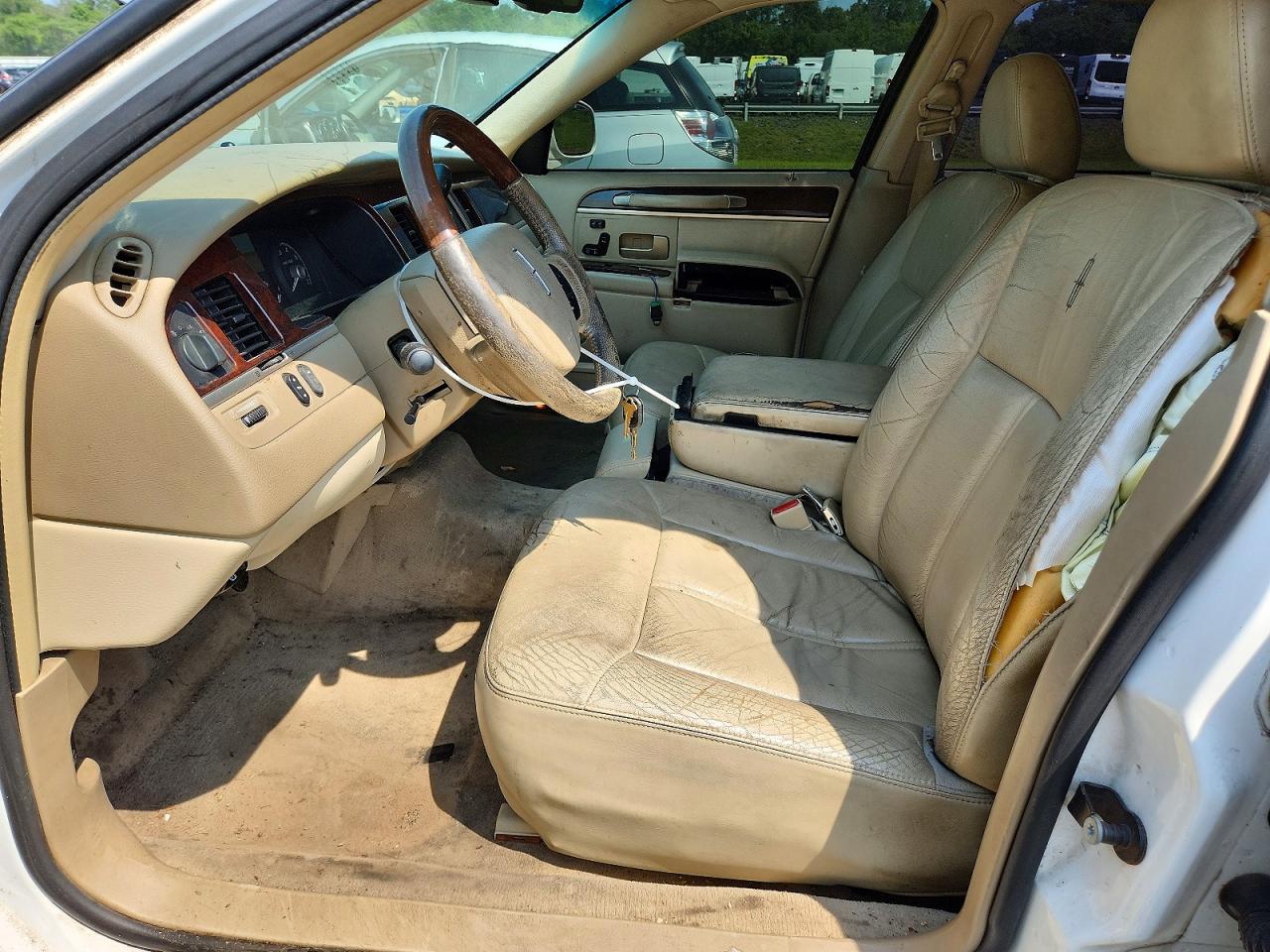 2006 LINCOLN TOWNCAR