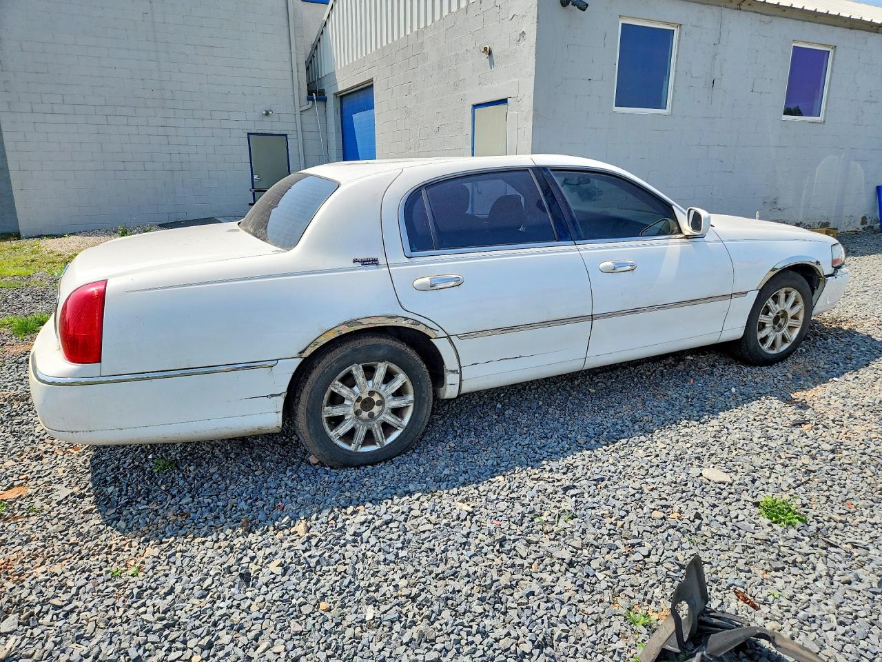 2006 LINCOLN TOWNCAR