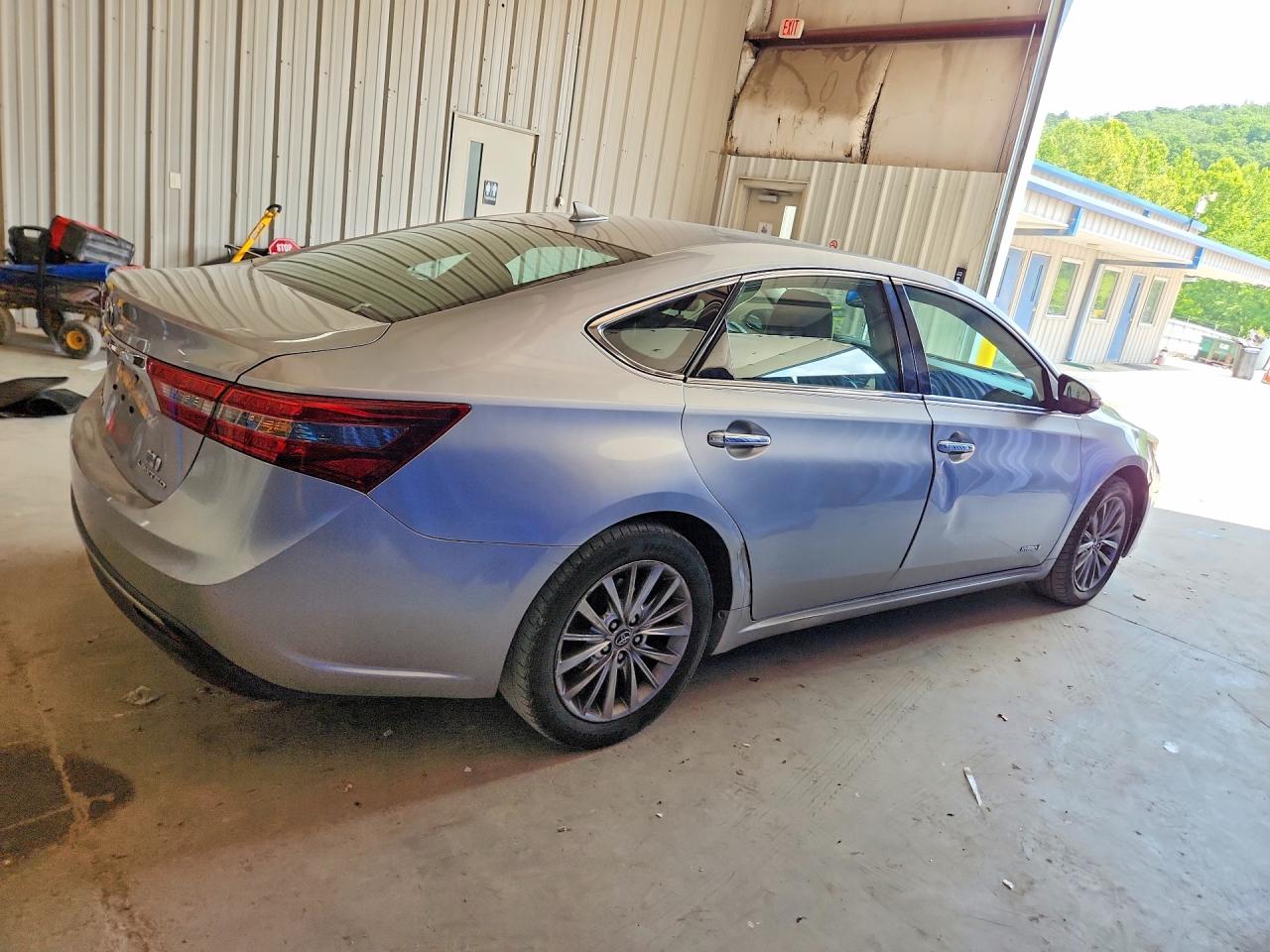 2016 TOYOTA AVALON