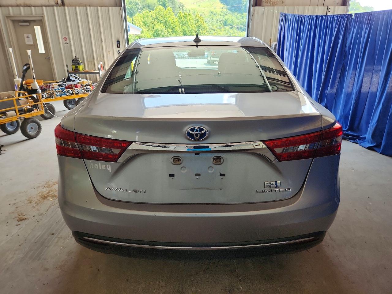 2016 TOYOTA AVALON