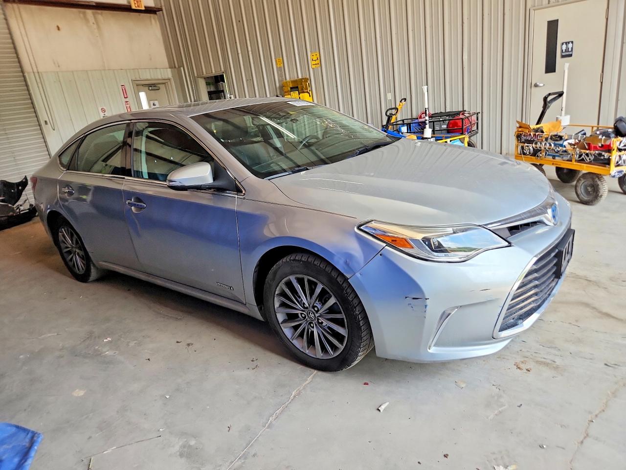 2016 TOYOTA AVALON