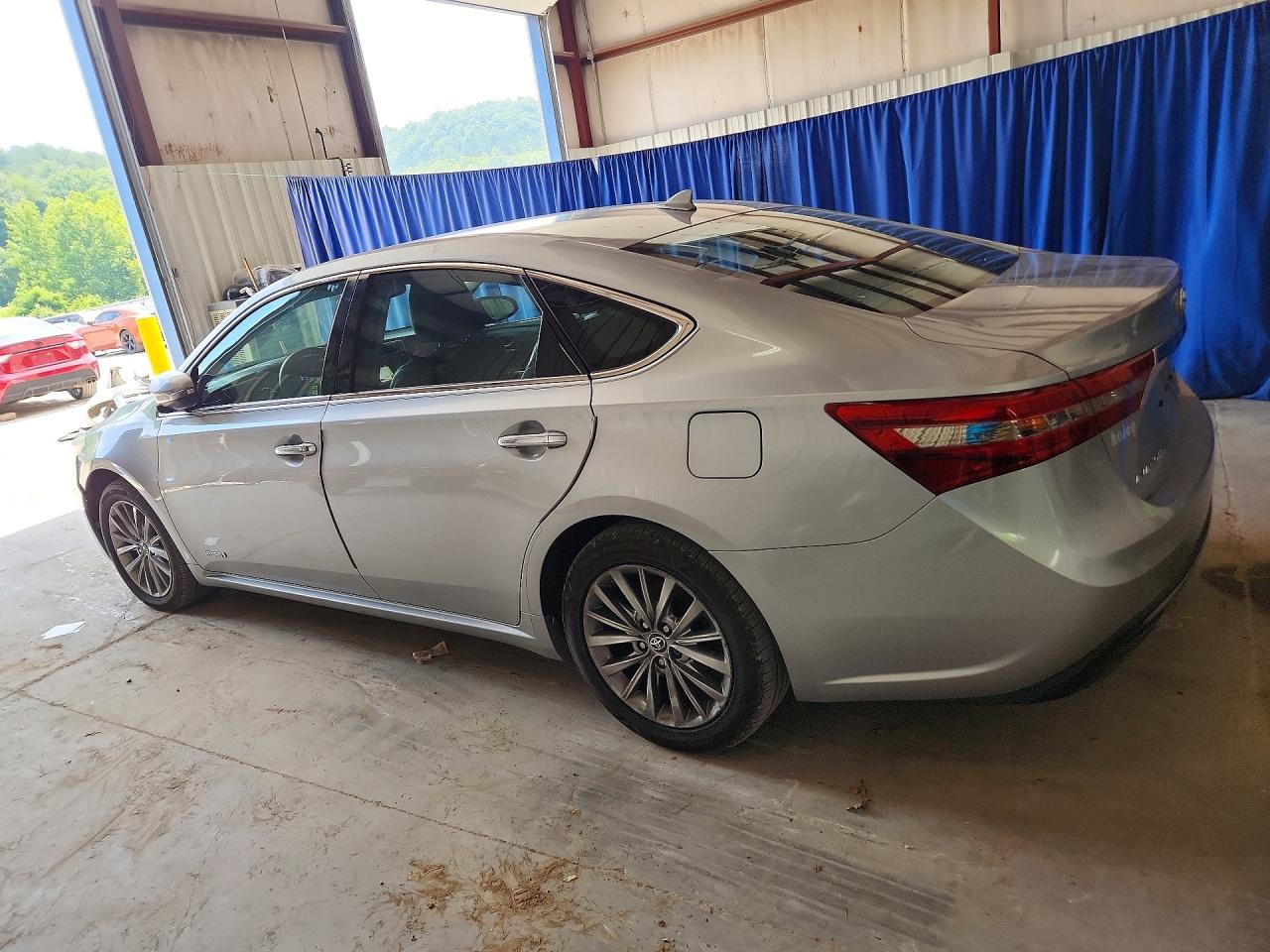 2016 TOYOTA AVALON