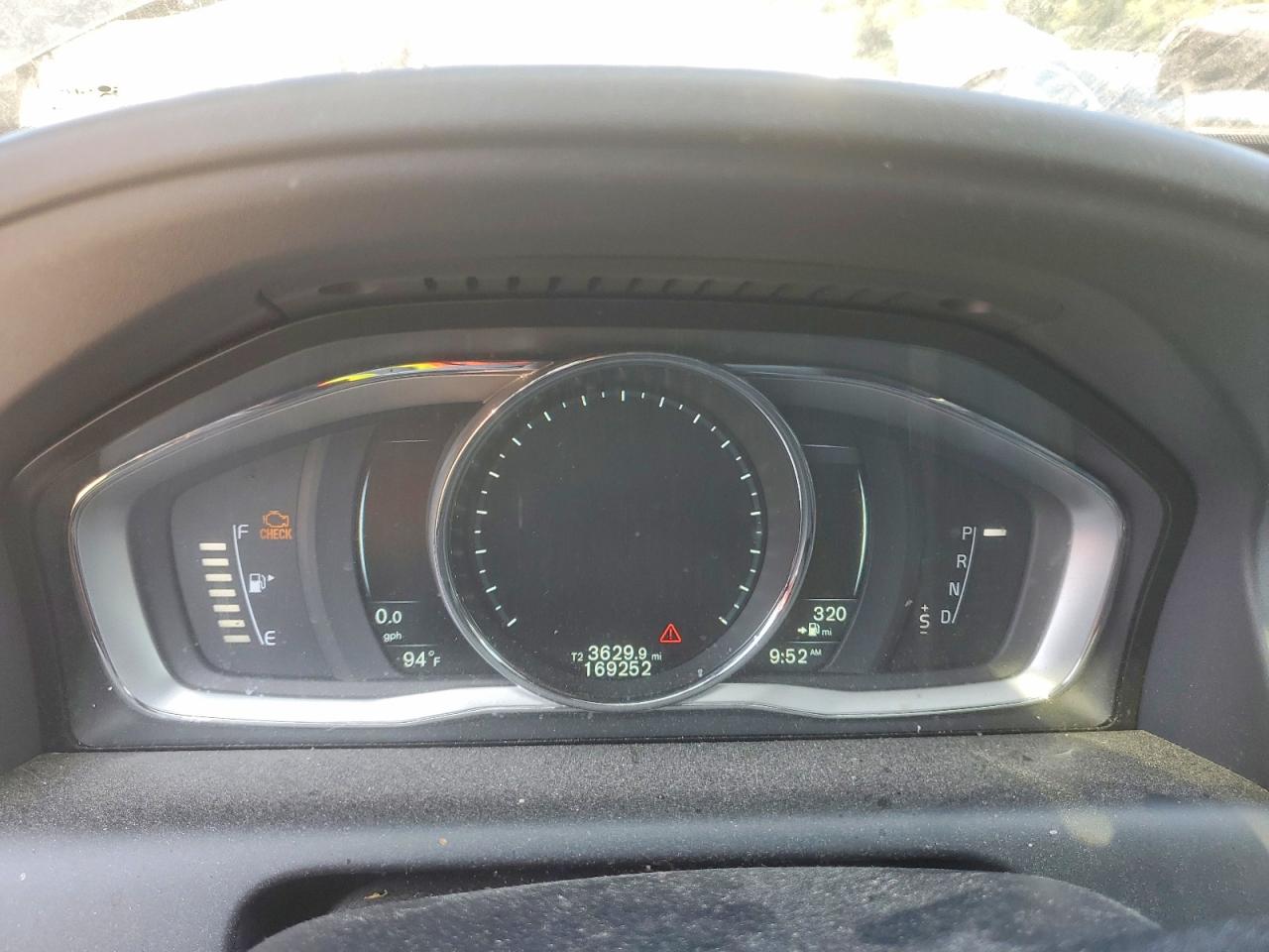 2015 VOLVO XC60