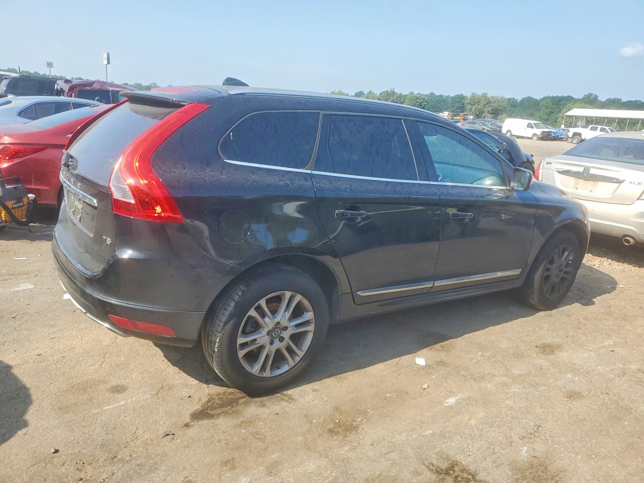 2015 VOLVO XC60