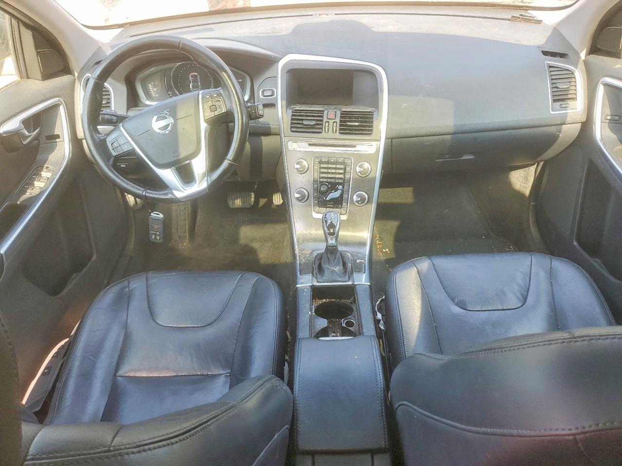 2015 VOLVO XC60