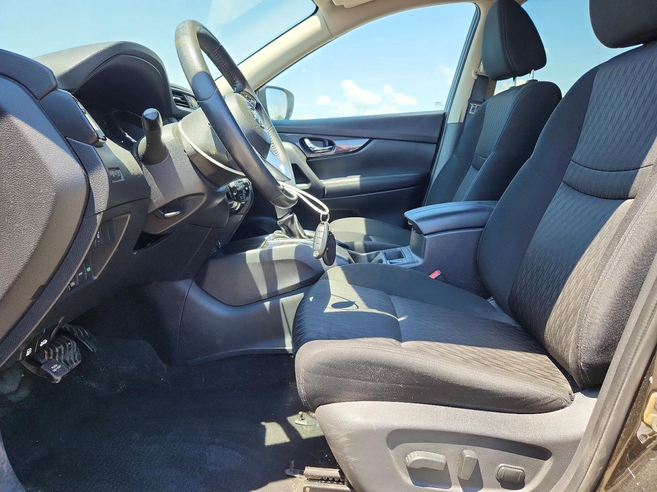 2017 NISSAN ROGUE